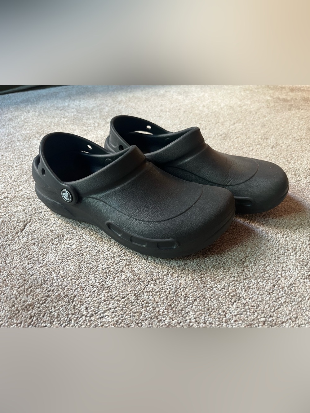 Bistro Crocs, M 8 W 6